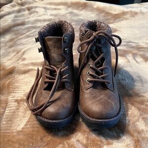 Women’s Blowfish Malibu boots. Lace up/hook.
